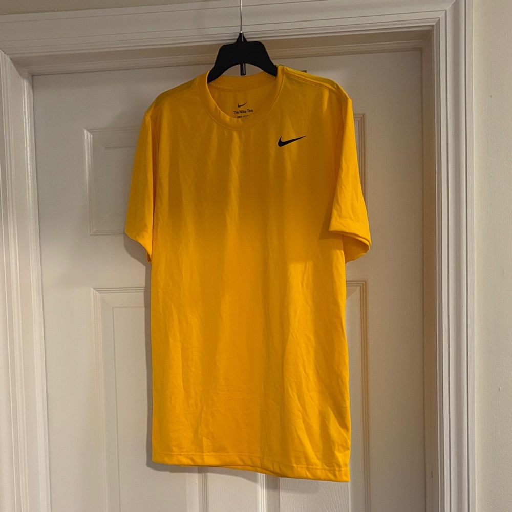 Nike Men's Gold Short Sleeve Dri-FIT Tee